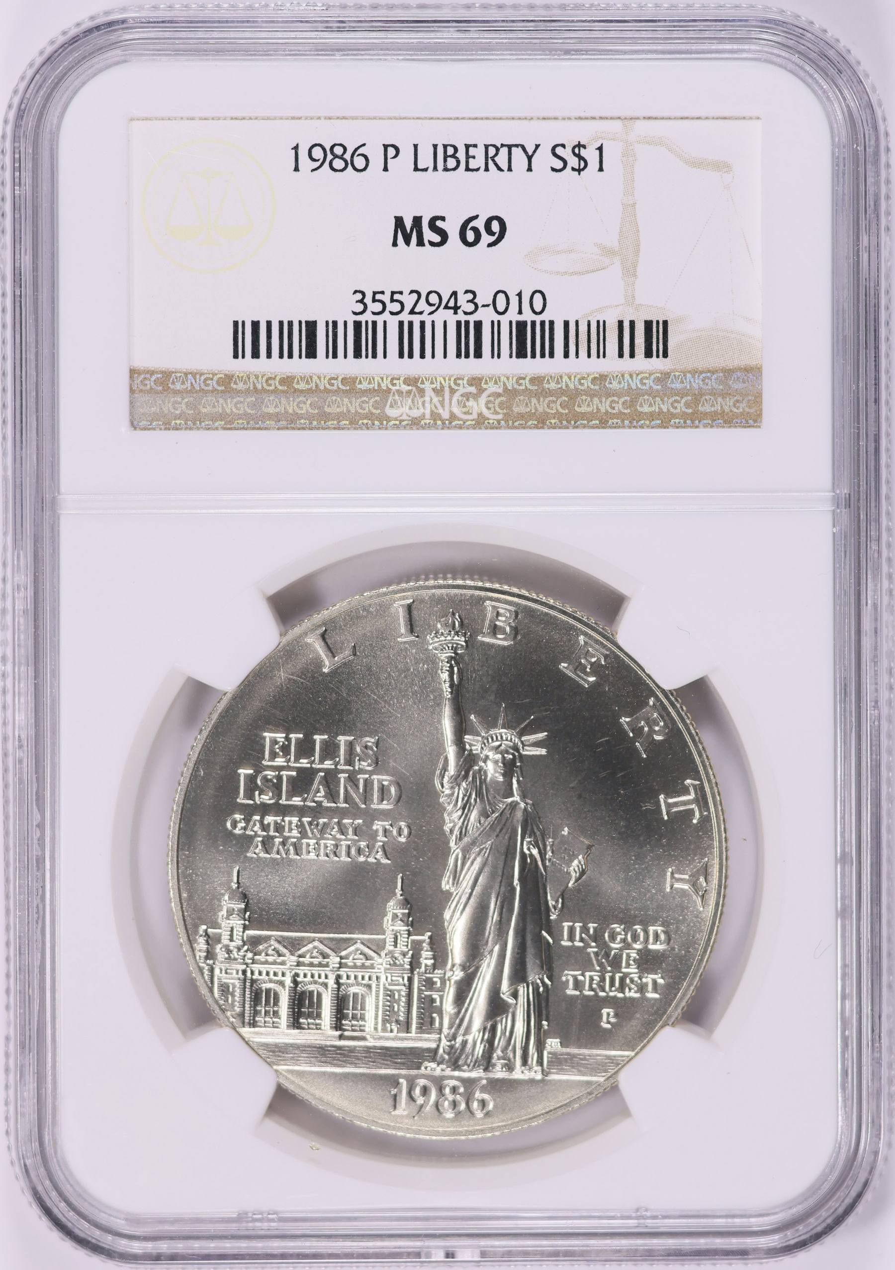 1986 P US Statue of Liberty Commemorative BU Silver Dollar - Coin in 1986 P US Statue of Liberty Commemorative BU Silver Dollar - Coin in
