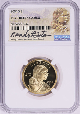2020年記念硬貨 女性像と鷲デザイン ApoPiaX 2004-S Sacagawea Dollar NGC Proof-70 UC (Randy'L Teton Signed